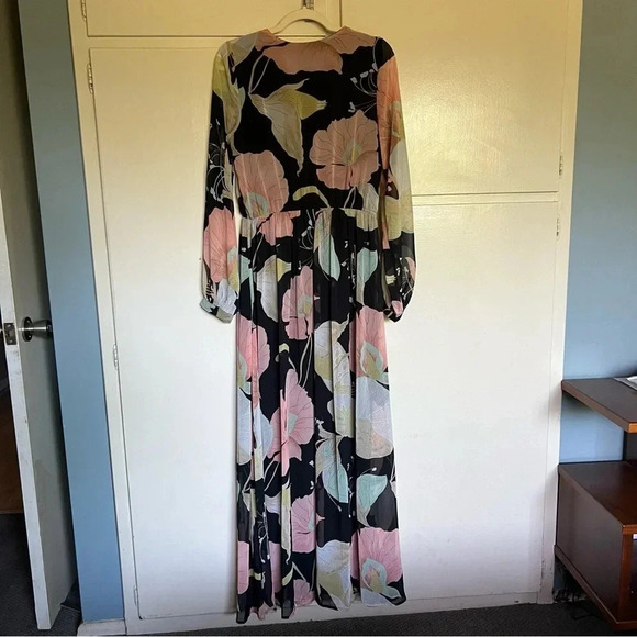 Lulus Wondrous Water Lilies Maxi Dress black floral print High Slit Size Large - Picture 7 of 11